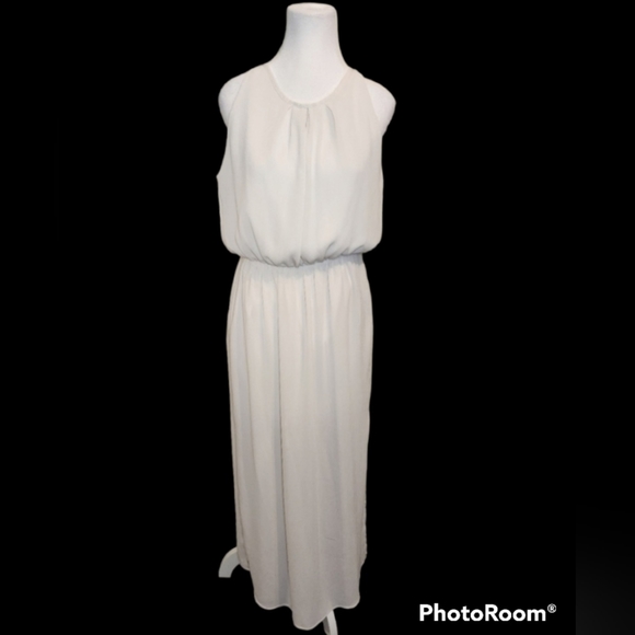 White Chiffon Sleeveless Maxi Dress - Picture 1 of 8